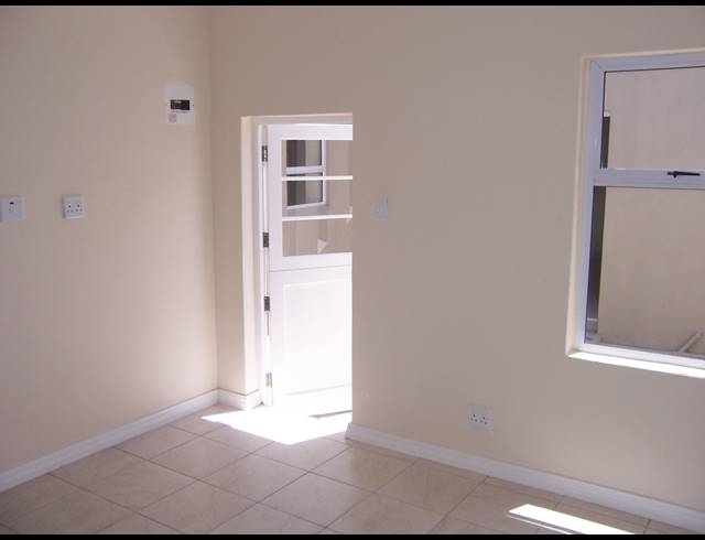 5 bed property to rent in SALT RIVER